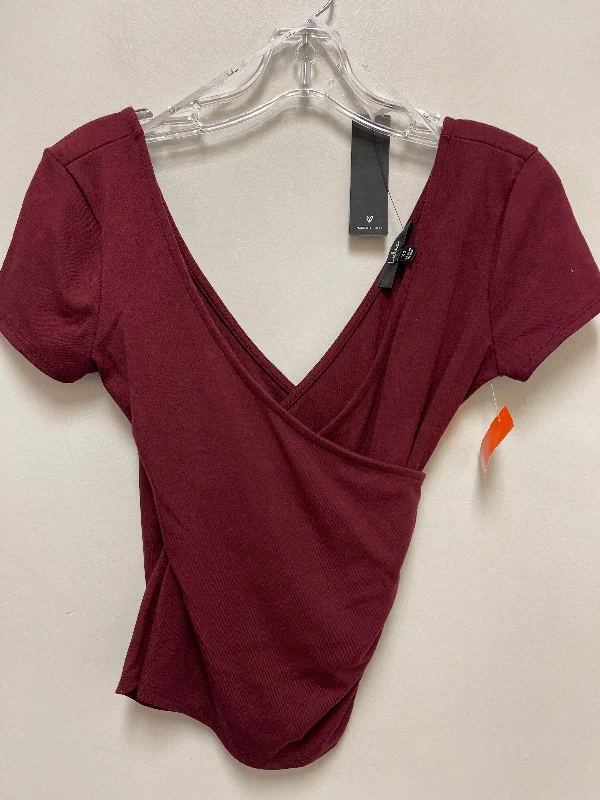 Don't Delay Top Short Sleeve By Lulus In Red, Size: Xs