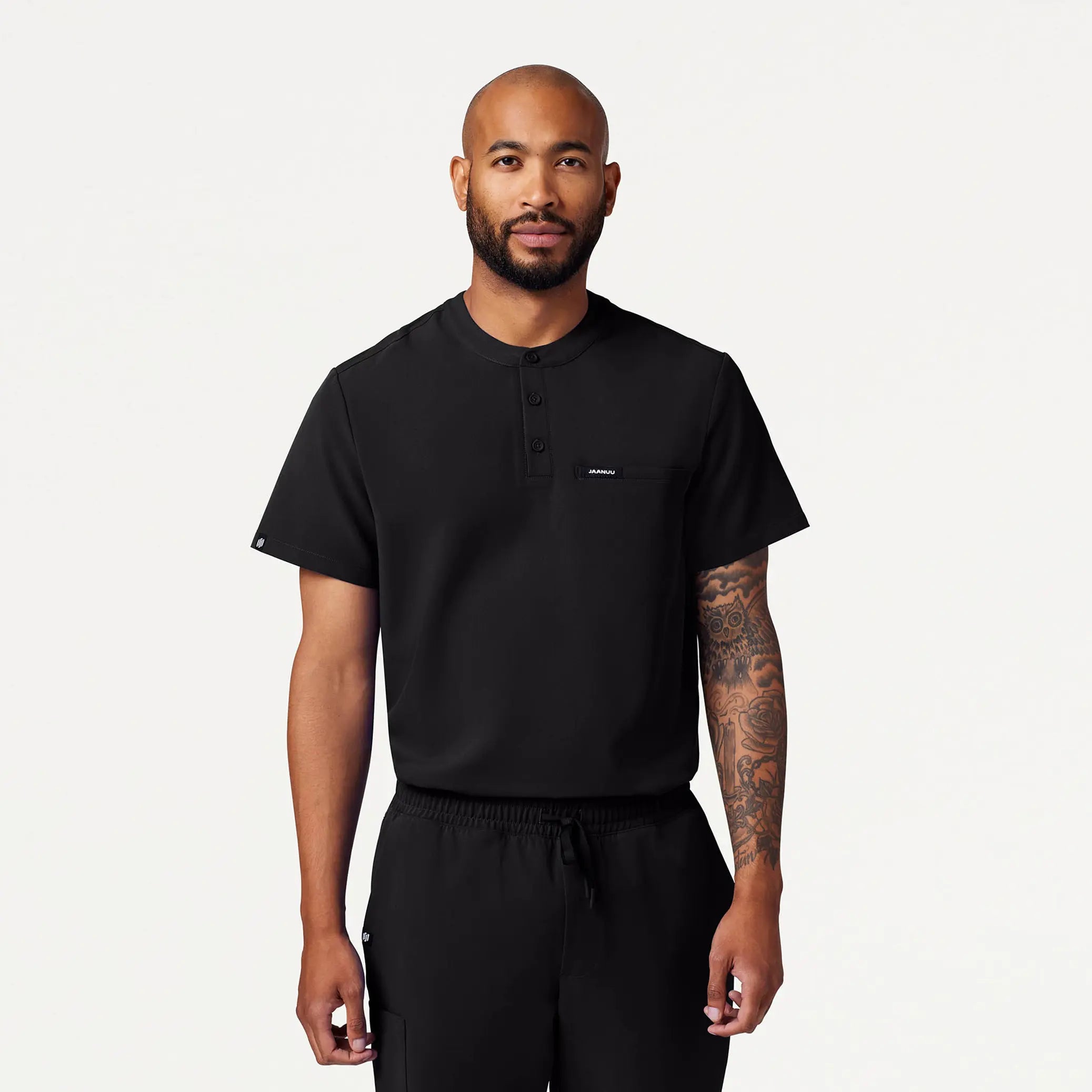 Markdowns Jaanuu Men's Reeve Henley Scrub Top - Black