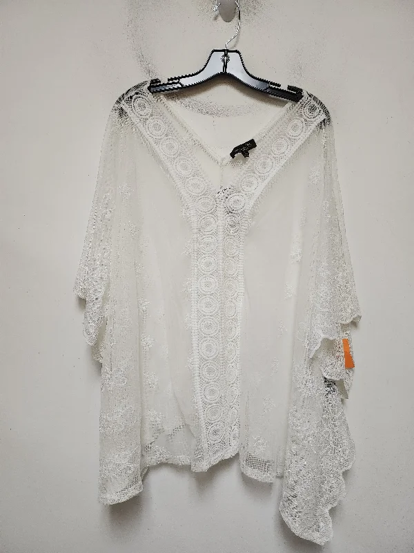 Weekend Savings Extravaganza Top Short Sleeve By Suzanne Betro In White, Size: Xl