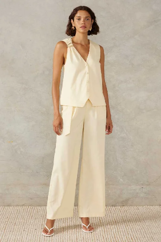 Weekend Deals That Sizzle Embark Butter Top