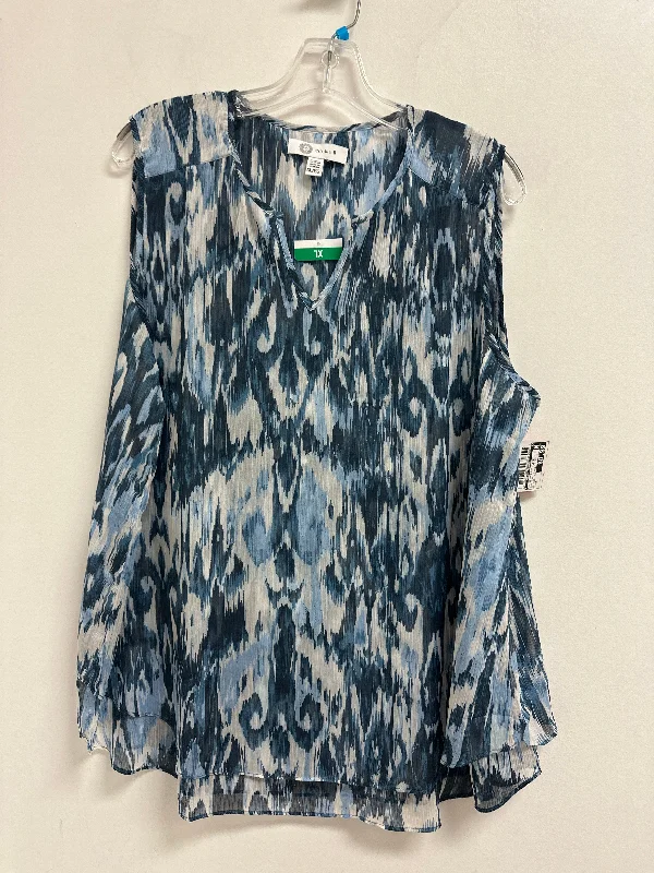 Weekend Discounts to Delight Top Sleeveless By Clothes Mentor In Blue & White, Size: Xl
