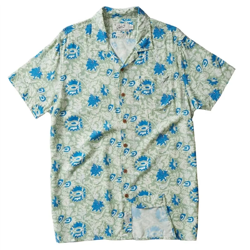 Men Vintage Hawaiian Batik Print Shirt In Green/light Blue