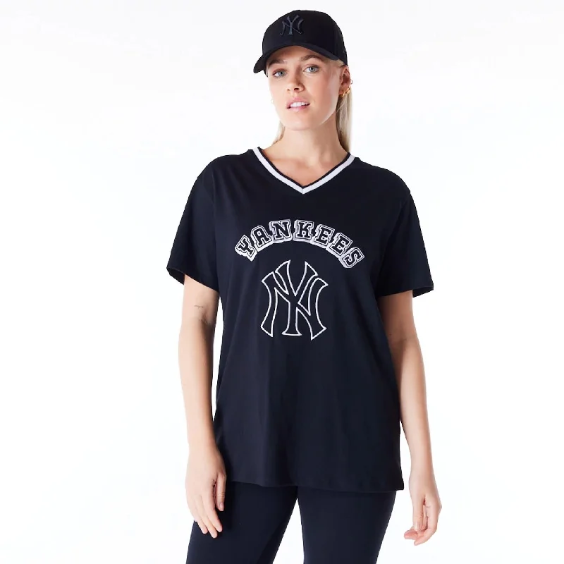 New York Yankees Womens MLB Graphic Black V Neck T-Shirt