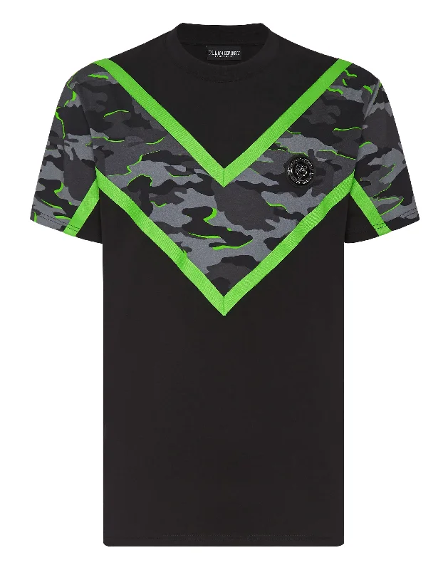 Savings Soar This Weekend T-shirt Round Neck SS Neon Amazon Edition (Camouflage)