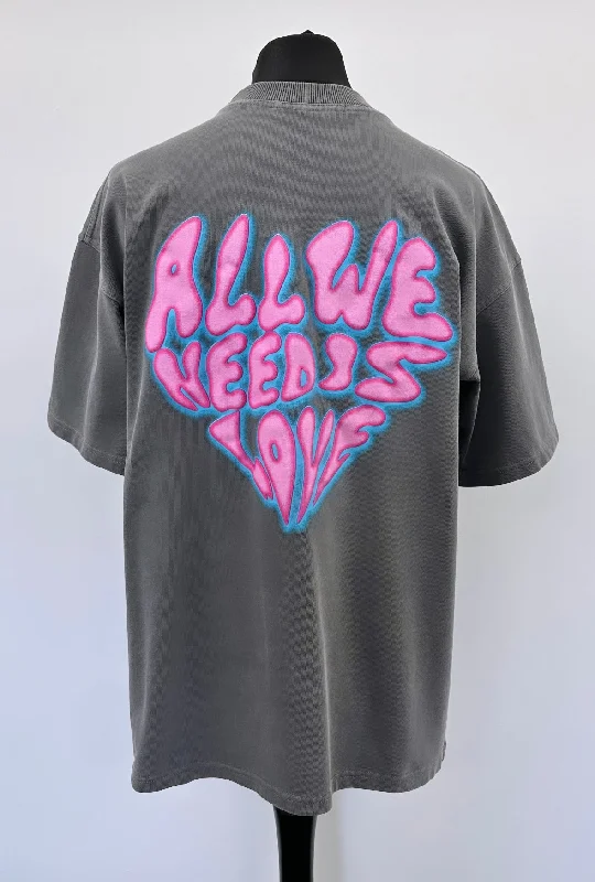 Washed Charcoal Balloon Heart Heavyweight T-shirt.